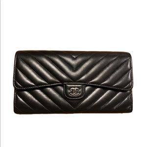 Authentic Chanel Classic Flap Wallet Chevron Lamb
